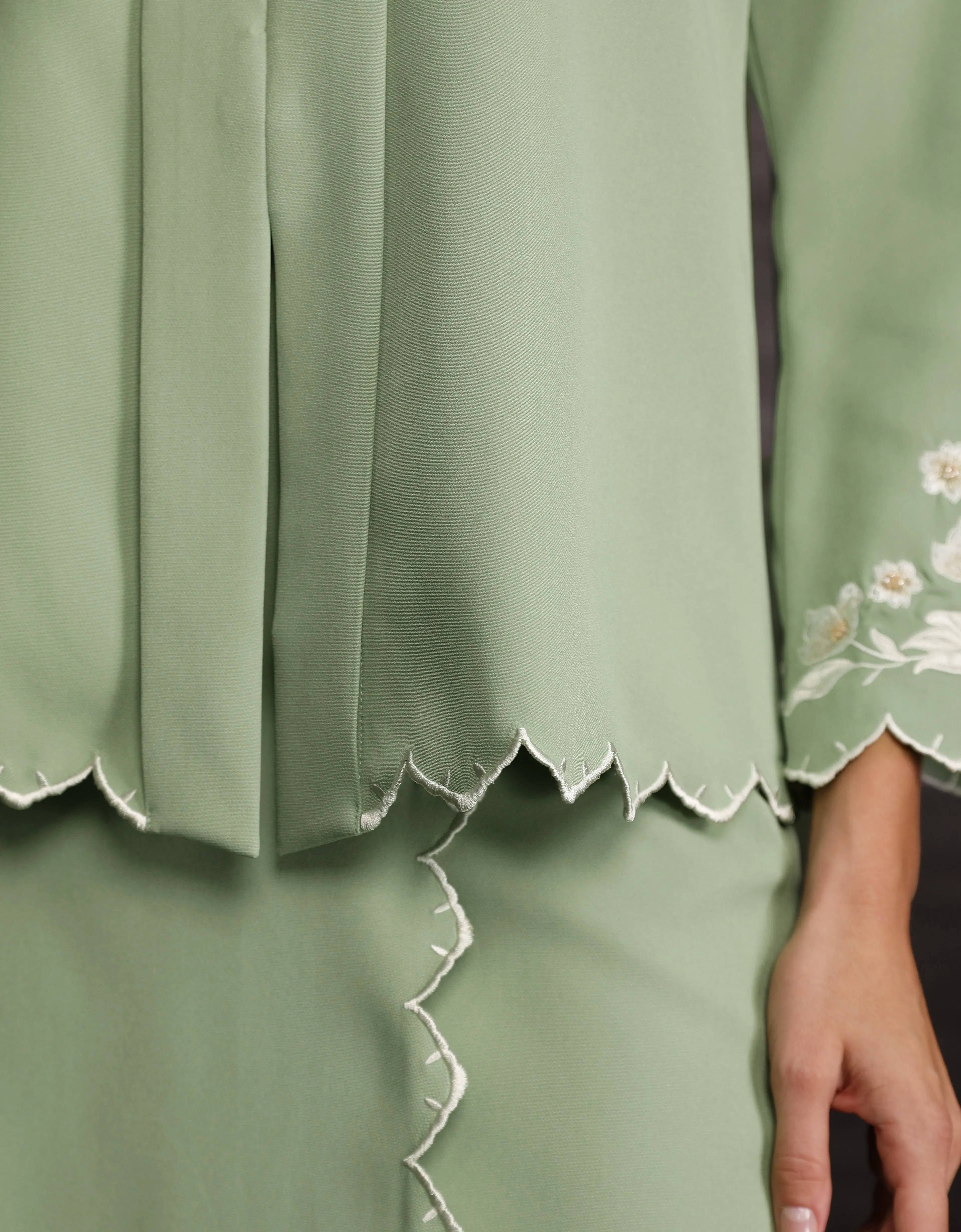 BAJU KEBAYA JOSELLE (TENDRIL GREEN)