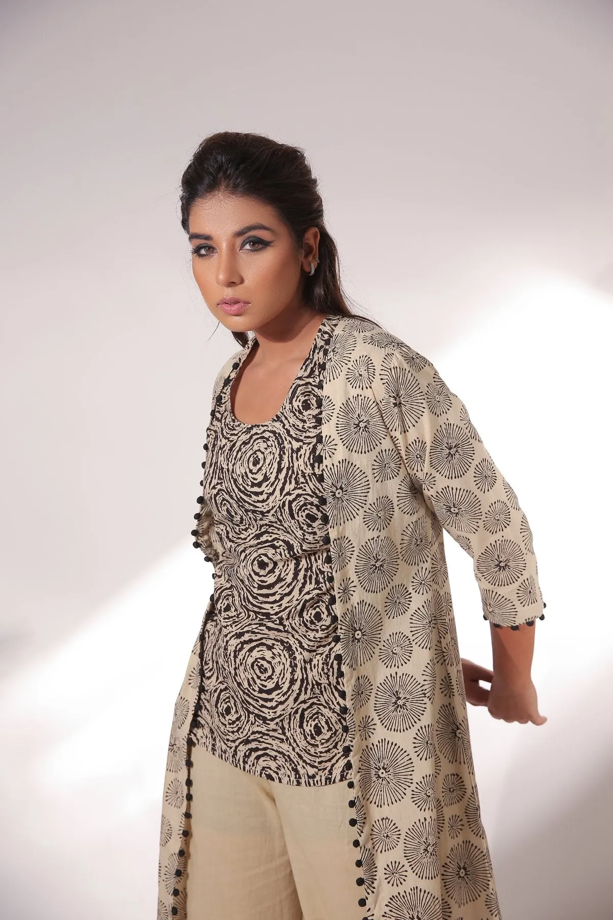 Beige Sleeveless Top With Pant & Cape