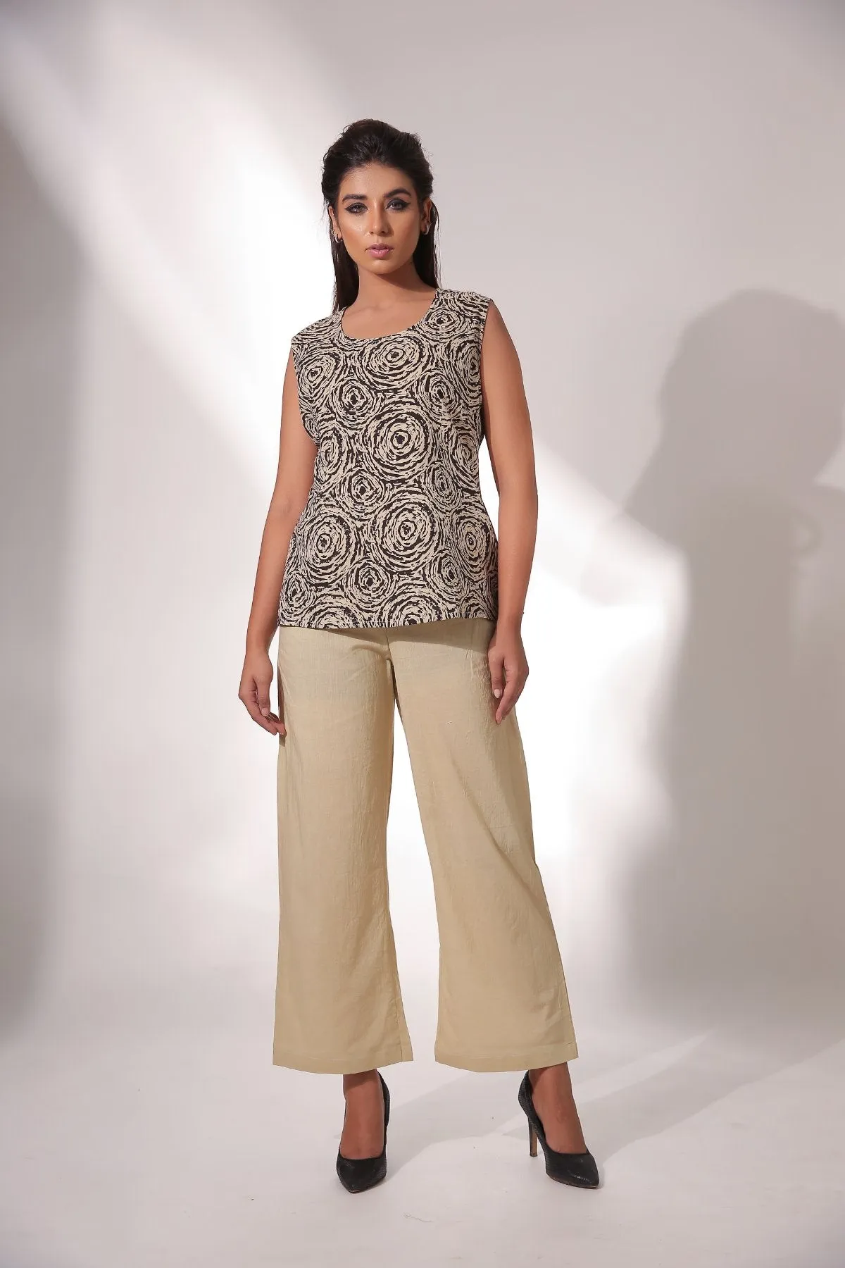 Beige Sleeveless Top With Pant & Cape