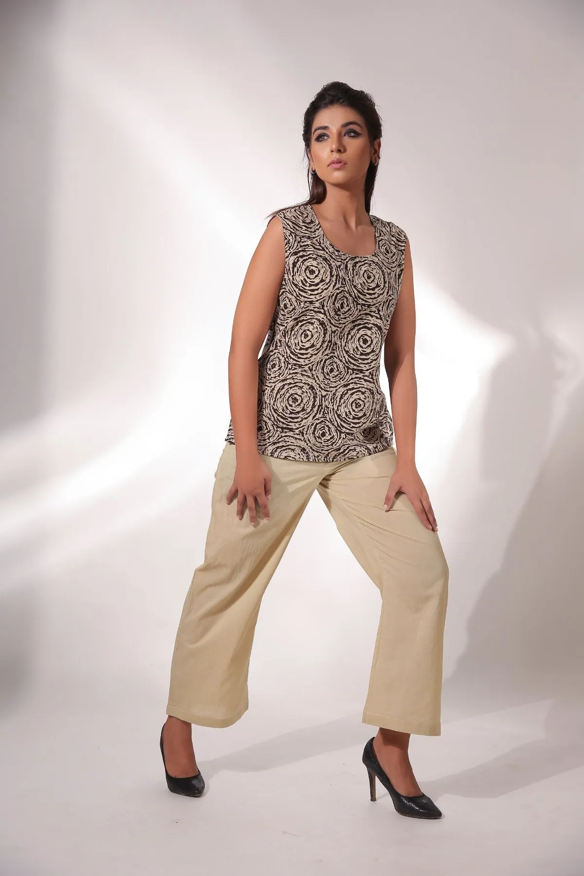 Beige Sleeveless Top With Pant & Cape