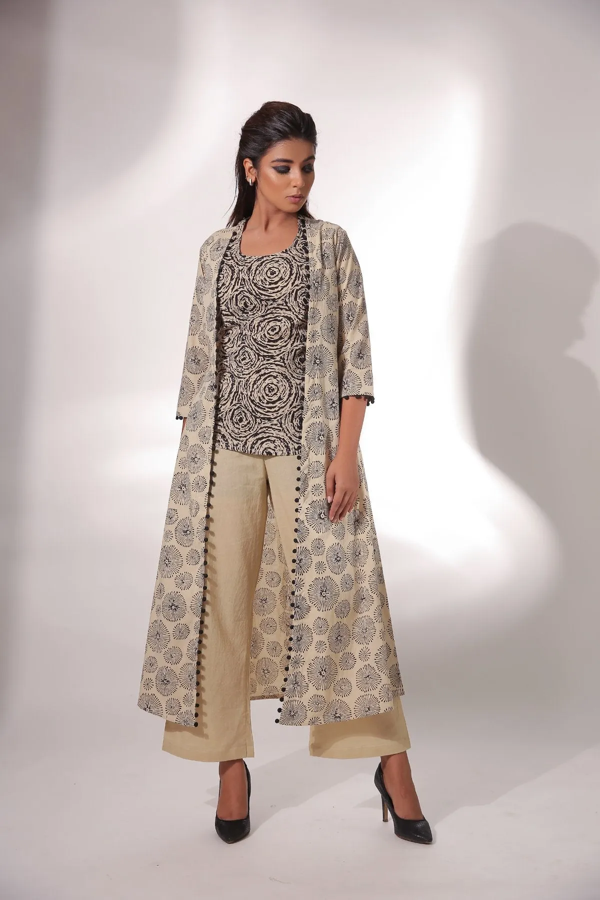 Beige Sleeveless Top With Pant & Cape