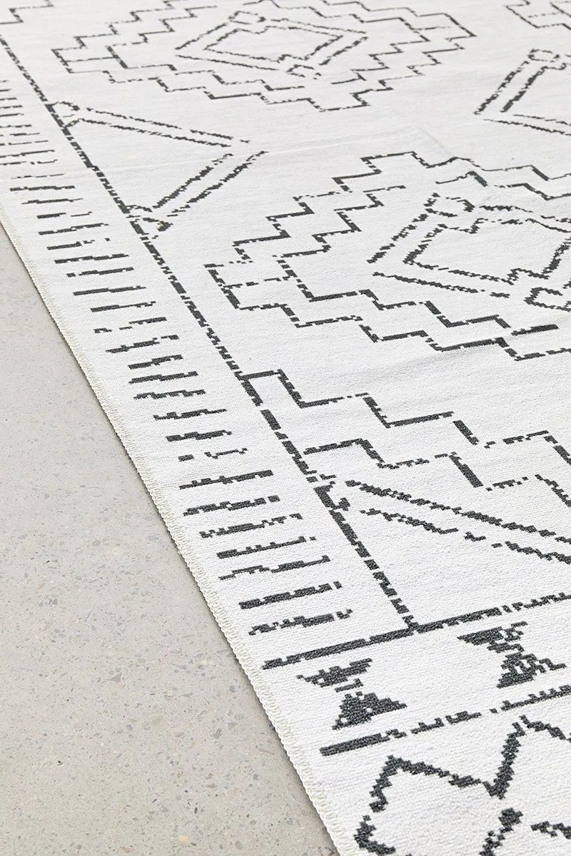 Kindred Leeroy Rug (White) by Rug Culture