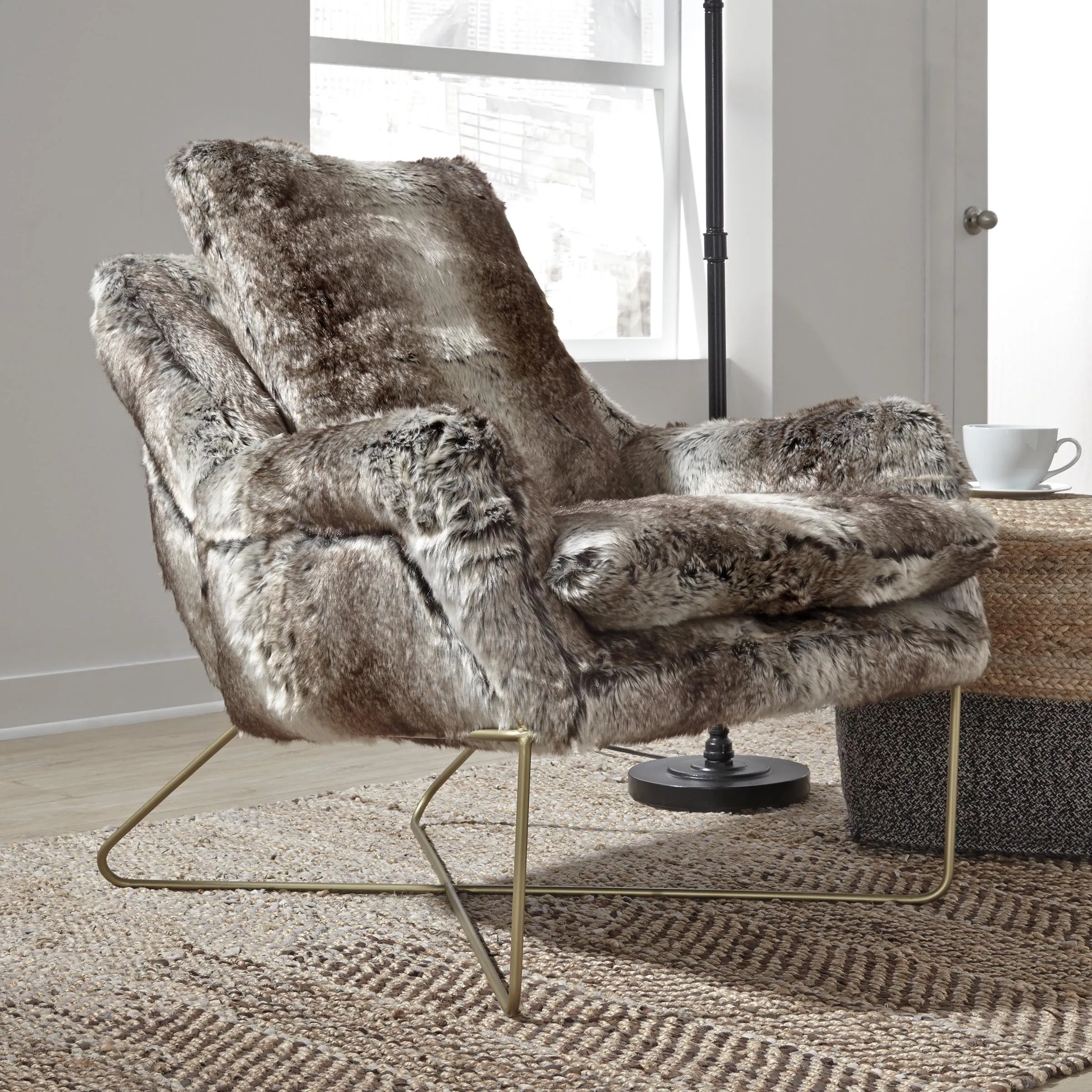 Signature Design by Ashley Wildau Stationary Faux Fur Accent Chair A3000054